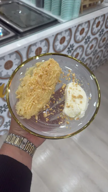 Cheese Hoshmerim Served with Ice Cream