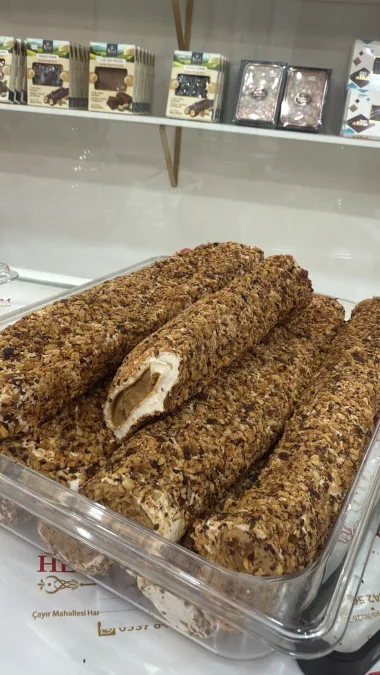 Almond Lokum