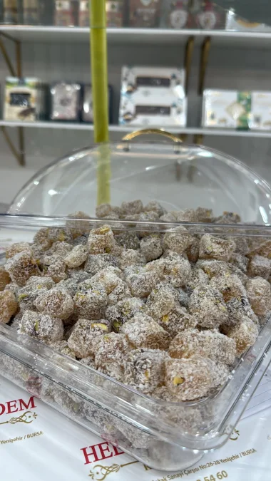Lokum with pistachios